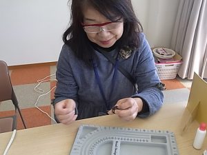 うみんぴあ大飯「きのこ祭り」工芸教室　真珠のストラップ作り