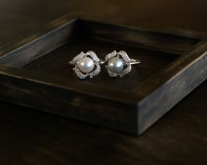 あこや真珠「和珠」のフリーサイズの指輪。色とりどりの色目でどれもが一点物