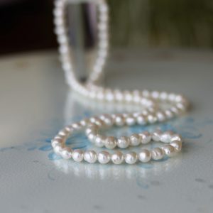 【超特価】大珠バロック真珠の8㎜-9㎜ロングネックレス 84cm【あこや真珠】