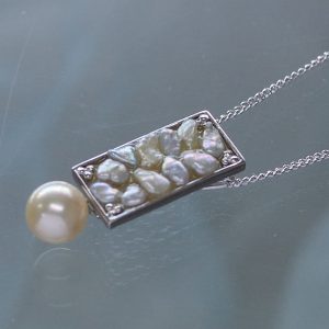 オリジナルakoyaケシ（天然真珠）と真珠のペンダント